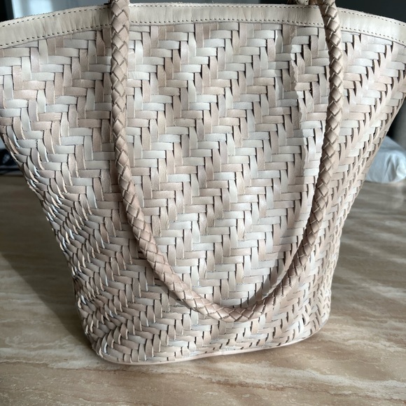 Elegant Cream Woven Tote Bag - Picture 1 of 9